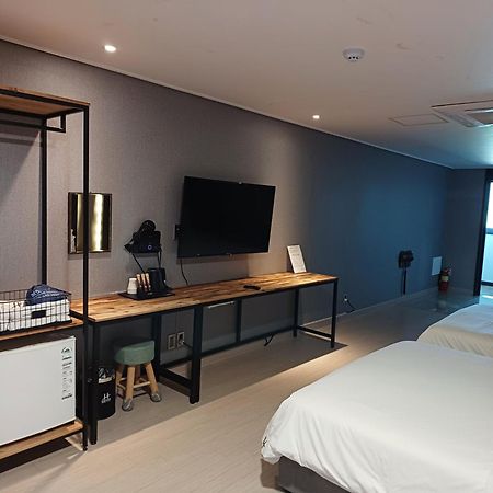 Tongyeong Bridge Hotel Exterior photo