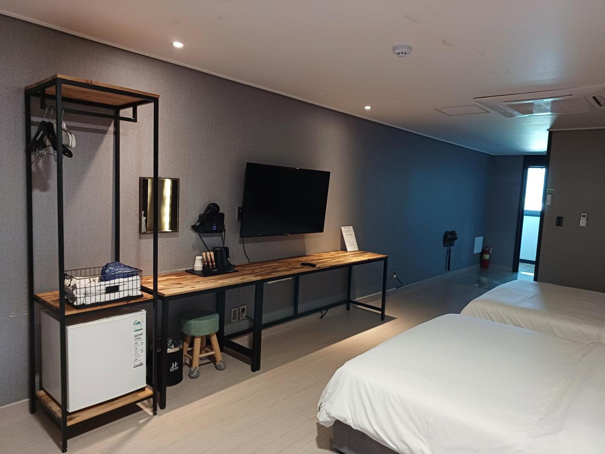 Tongyeong Bridge Hotel Exterior photo
